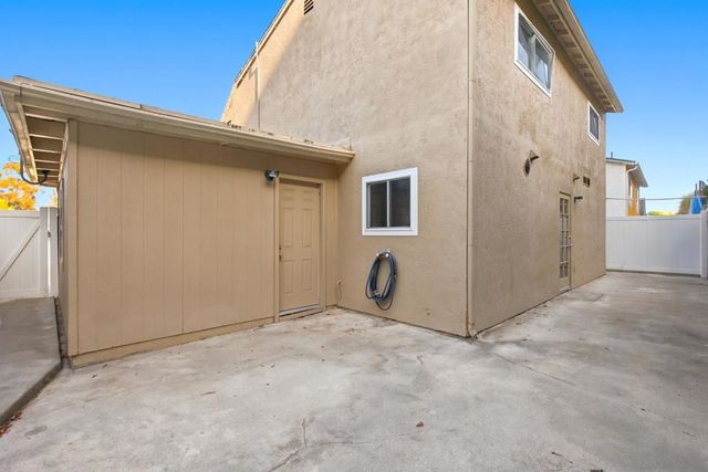1880 Hanford Dr, San Diego, CA 92111