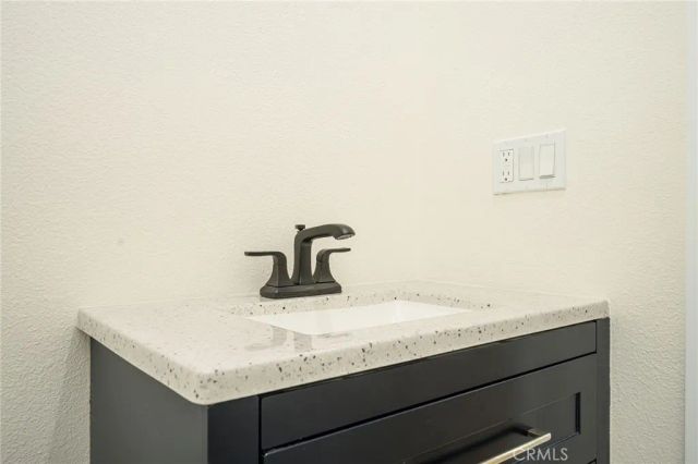 705 Bradshawe, Los Angeles, CA 90022