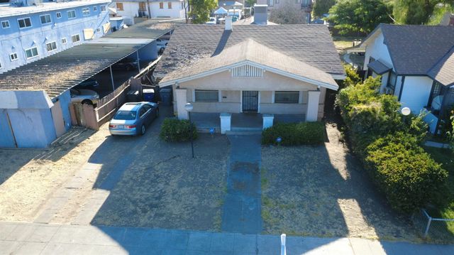 451 N Calaveras Street, Fresno, CA 93701