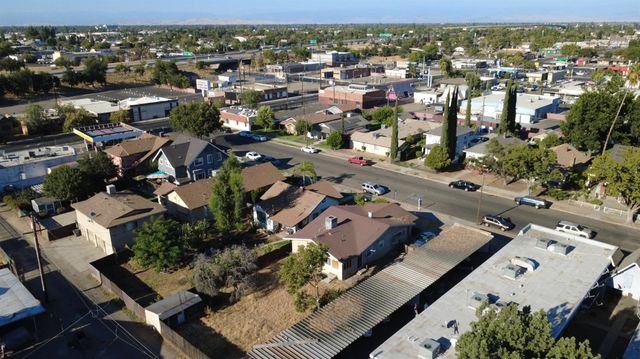 451 N Calaveras Street, Fresno, CA 93701
