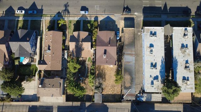 451 N Calaveras Street, Fresno, CA 93701