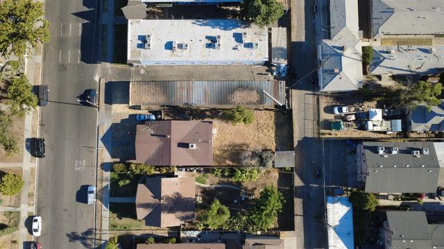 451 N Calaveras Street, Fresno, CA 93701