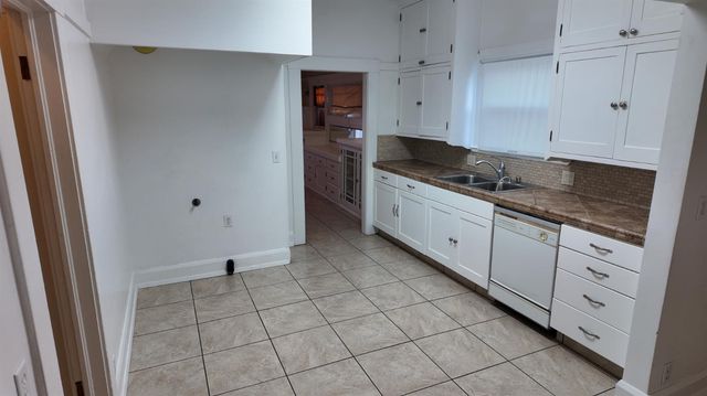 451 N Calaveras Street, Fresno, CA 93701