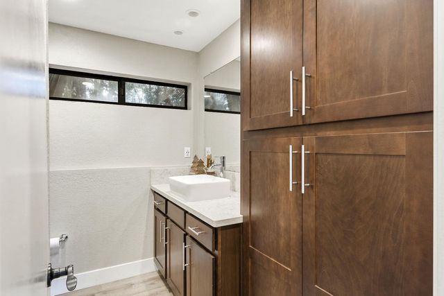 455 Westlake Rd, Auburn, CA 95602