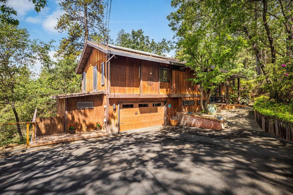 455 Westlake Rd, Auburn, CA 95602