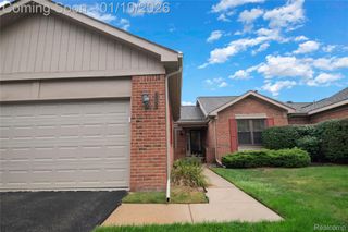 7252 Huntcliff, West Bloomfield Charter Township, MI 48322