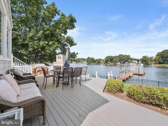 8138 FOREST GLEN DR, Pasadena, MD 21122