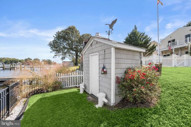 8138 FOREST GLEN DR, Pasadena, MD 21122