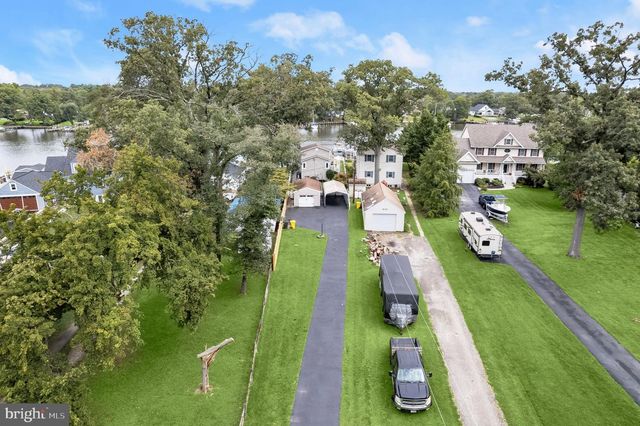8138 FOREST GLEN DR, Pasadena, MD 21122