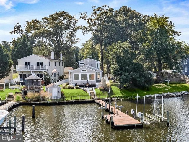 8138 FOREST GLEN DR, Pasadena, MD 21122