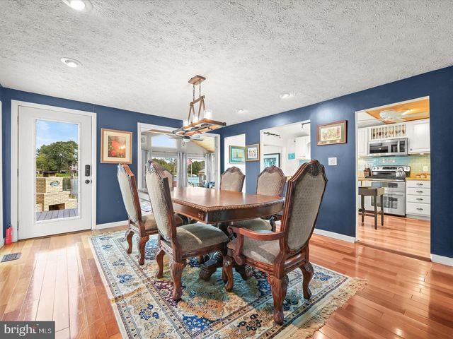 8138 FOREST GLEN DR, Pasadena, MD 21122