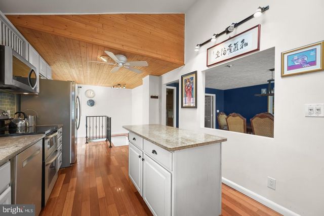 8138 FOREST GLEN DR, Pasadena, MD 21122