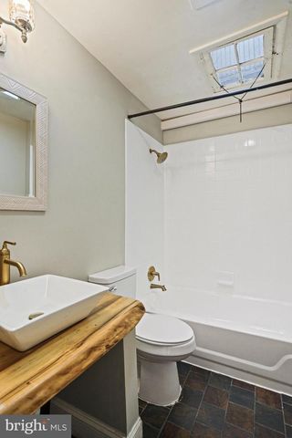 1848 CAPITOL AVENUE, Washington, DC 20002