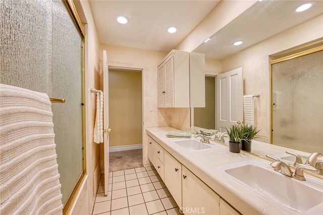 1192 Foothill Boulevard, Santa Ana, CA 92705