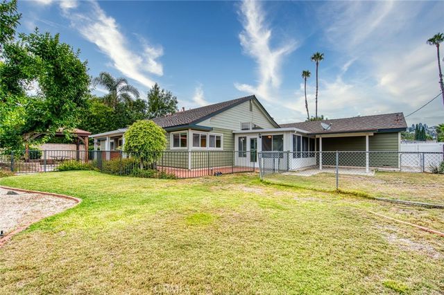1192 Foothill Boulevard, Santa Ana, CA 92705