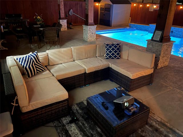 1923 Kaitlyn Drive, Houston, TX 77049