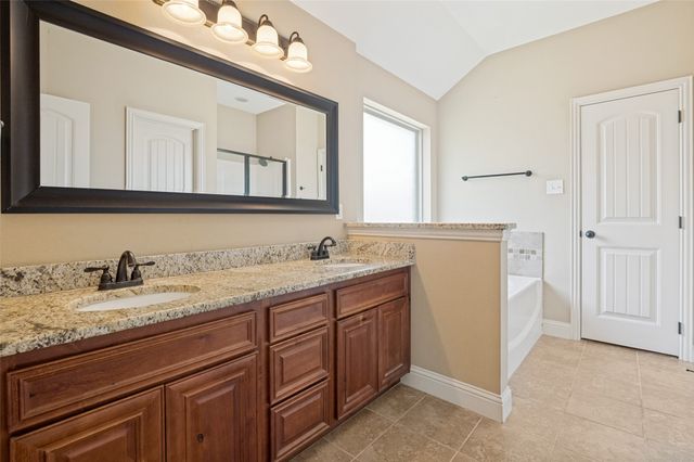 215 Newcastle Street, Waxahachie, TX 75165