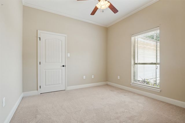 215 Newcastle Street, Waxahachie, TX 75165