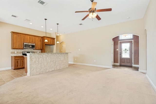 215 Newcastle Street, Waxahachie, TX 75165