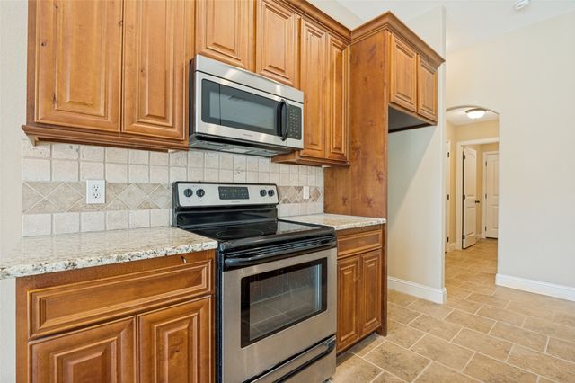 215 Newcastle Street, Waxahachie, TX 75165