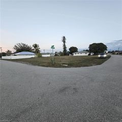3807 SE 10th PL, Cape Coral, FL 33904