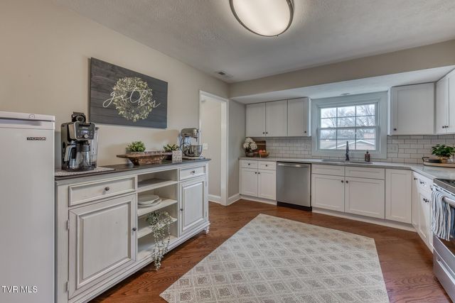 110 Hazelwood Drive, Gray, TN 37615