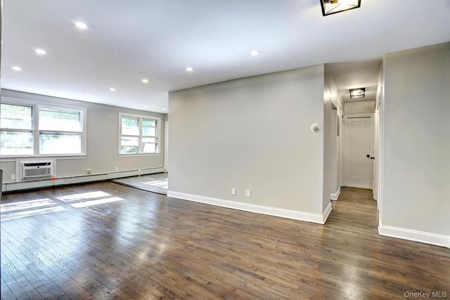 152 Kearsing Parkway E, Monsey, NY 10952