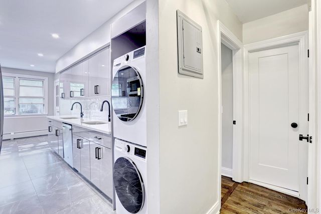 152 Kearsing Parkway E, Monsey, NY 10952