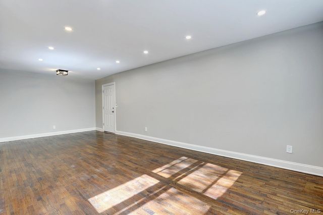 152 Kearsing Parkway E, Monsey, NY 10952