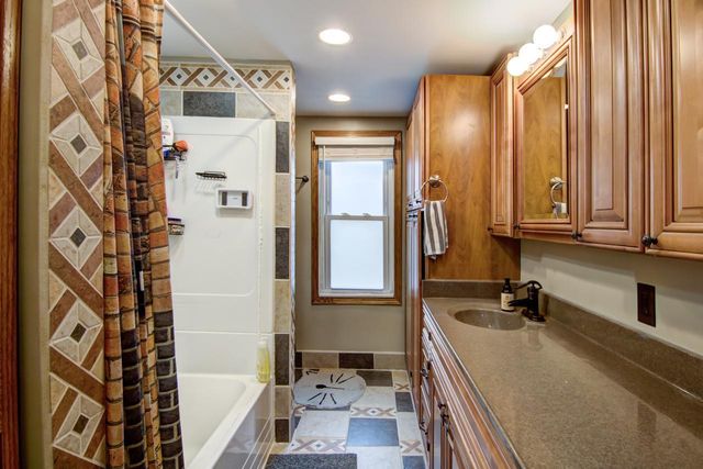 427 Alleghany Avenue, Wabasha, MN 55981