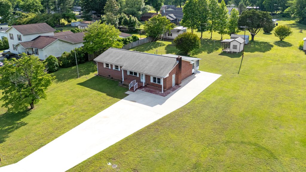 1123 Highland Avenue, Jasper, TN 37347