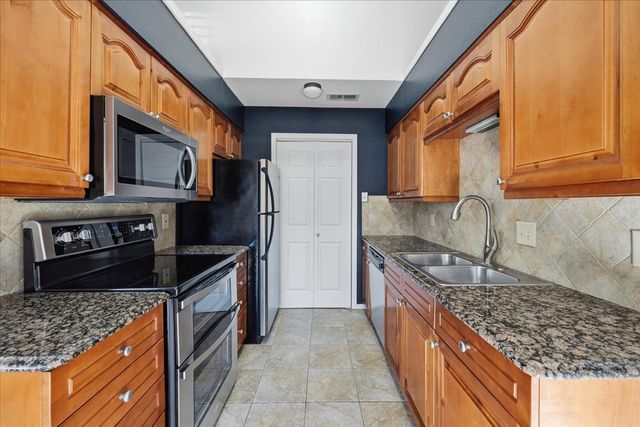 5668 Cedar Creek Drive, Benbrook, TX 76109