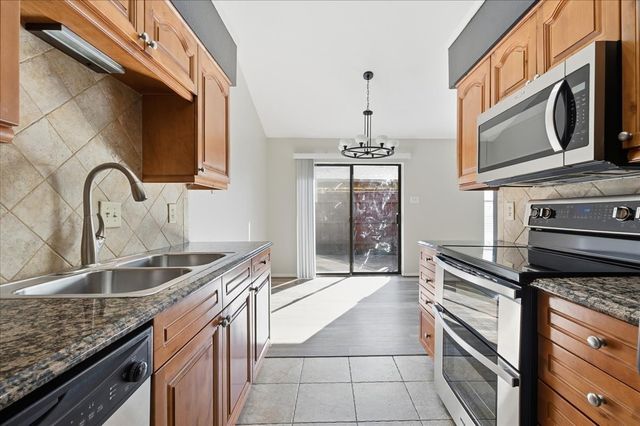 5668 Cedar Creek Drive, Benbrook, TX 76109