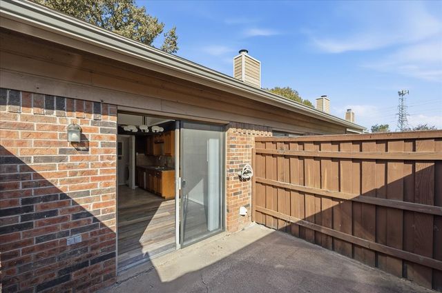 5668 Cedar Creek Drive, Benbrook, TX 76109