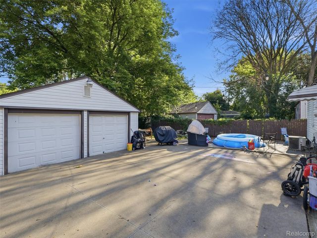 1815 Barrett Avenue, Royal Oak, MI 48067
