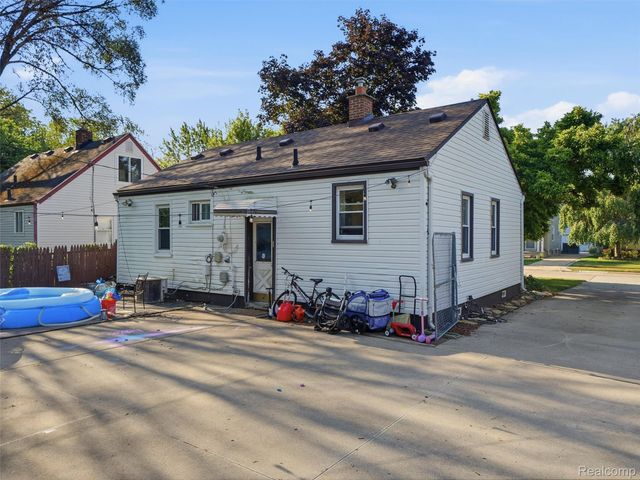 1815 Barrett Avenue, Royal Oak, MI 48067