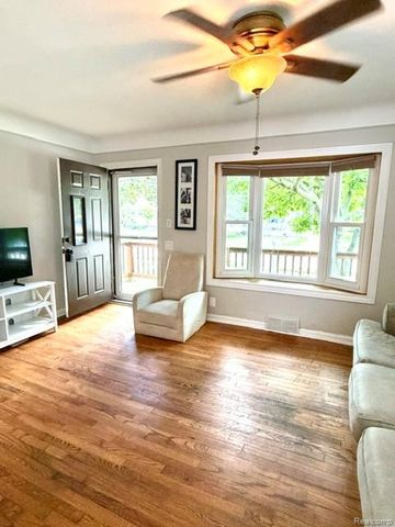 1815 Barrett Avenue, Royal Oak, MI 48067