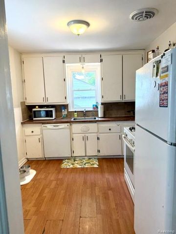 1815 Barrett Avenue, Royal Oak, MI 48067