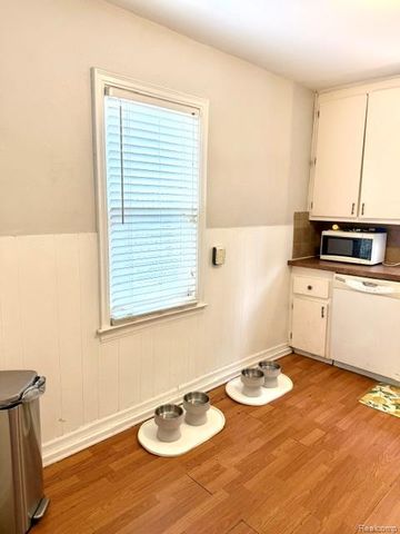 1815 Barrett Avenue, Royal Oak, MI 48067