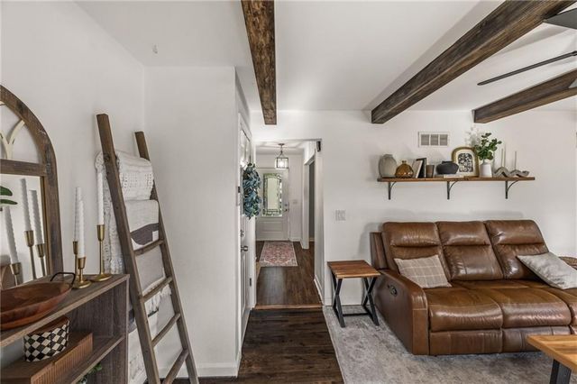12819 Cambridge Avenue, Grandview, MO 64030