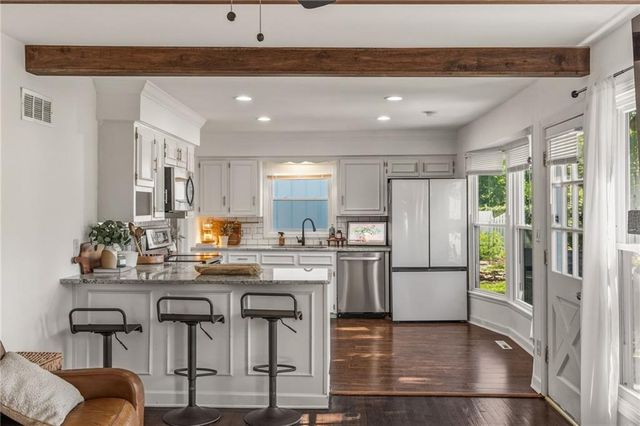 12819 Cambridge Avenue, Grandview, MO 64030