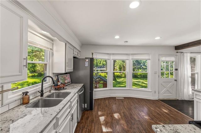 12819 Cambridge Avenue, Grandview, MO 64030