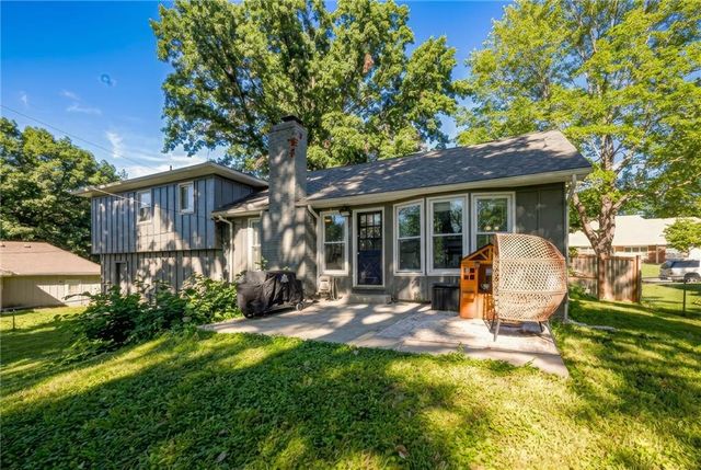 12819 Cambridge Avenue, Grandview, MO 64030