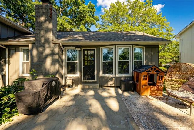 12819 Cambridge Avenue, Grandview, MO 64030