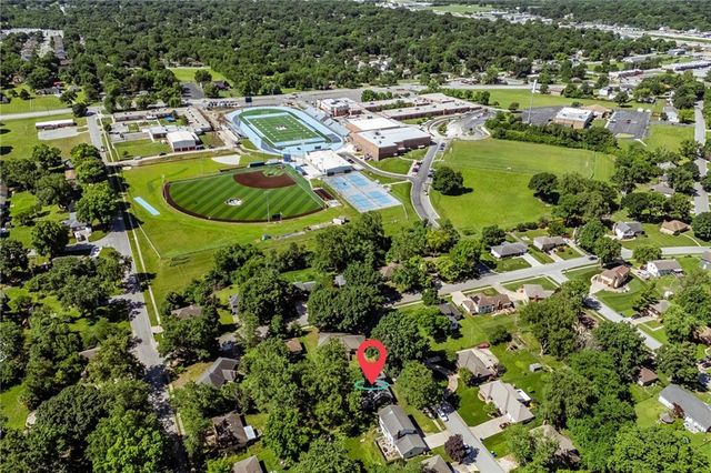 12819 Cambridge Avenue, Grandview, MO 64030