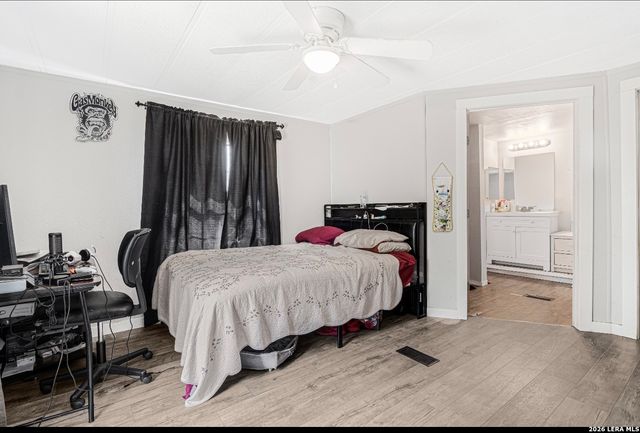 213 BANDERA DR, Bandera, TX 78003