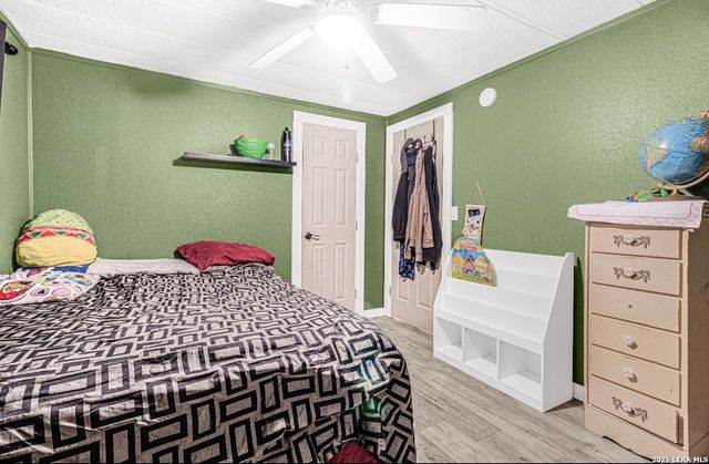 213 BANDERA DR, Bandera, TX 78003