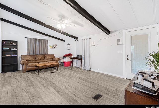 213 BANDERA DR, Bandera, TX 78003