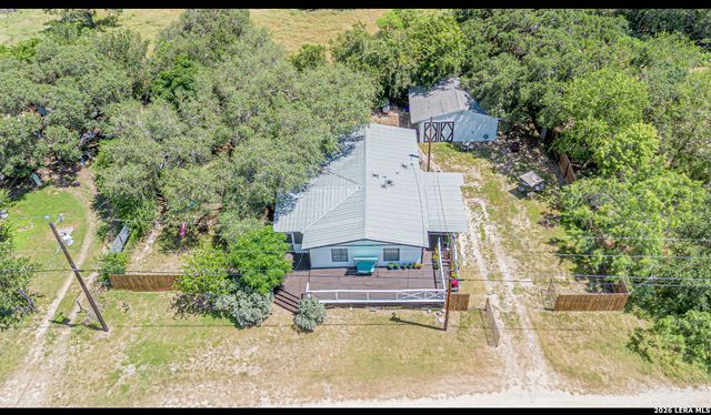 213 BANDERA DR, Bandera, TX 78003