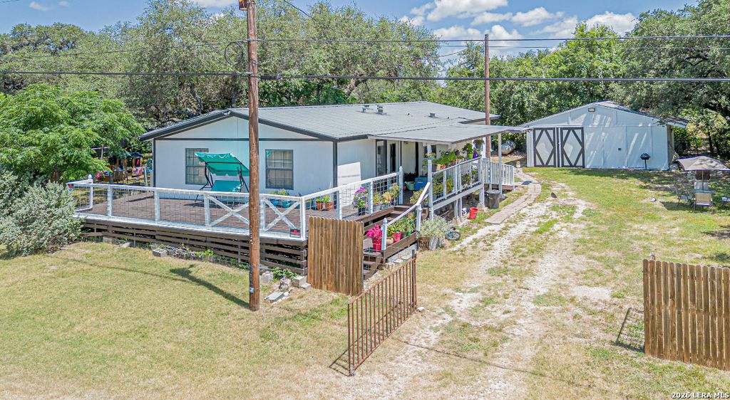 213 BANDERA DR, Bandera, TX 78003